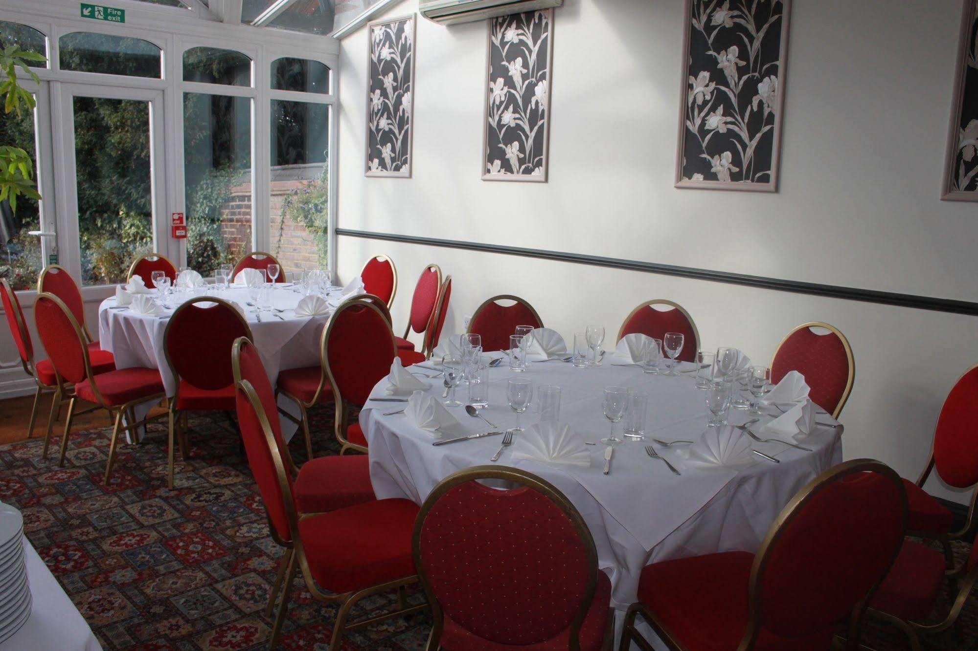 Leaside Hotel Luton  Ngoại thất bức ảnh